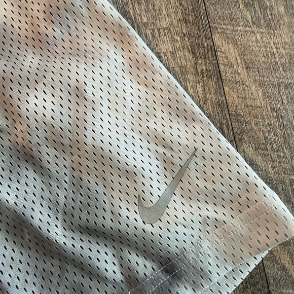 NWT Women’s Nike Set - Picture 4 of 5